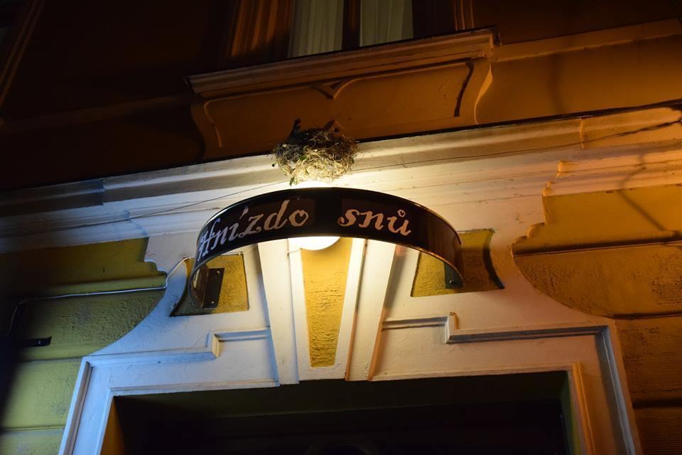 Hradec Králové 梦之巢旅馆酒店 外观 照片