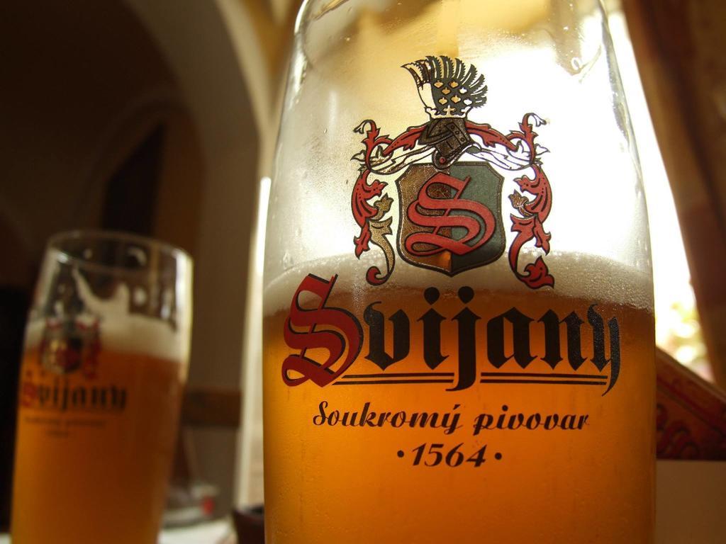 Hradec Králové 梦之巢旅馆酒店 外观 照片